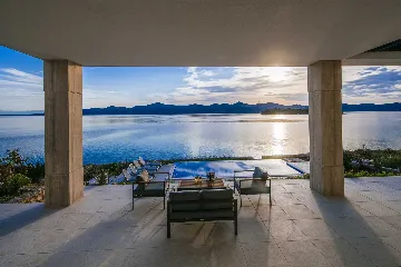 Veli Iž Villa for 8 Guests with Private Sea Exit