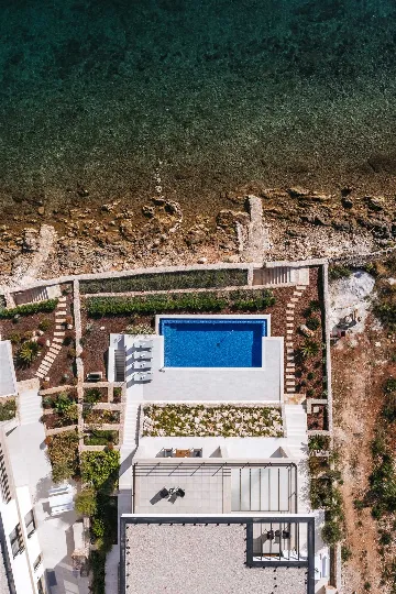 Veli Iž Villa for 8 Guests with Private Sea Exit