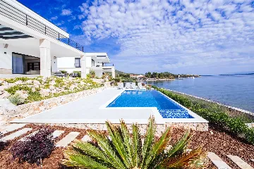 Veli Iž Villa for 8 Guests with Private Sea Exit