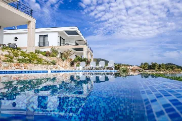 Veli Iž Villa for 8 Guests with Private Sea Exit