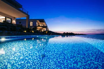 Veli Iž Villa for 8 Guests with Private Sea Exit