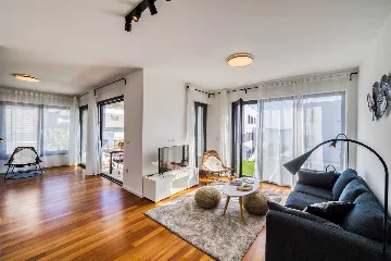 Sukošan 3-Bedroom Apartment for up to 6