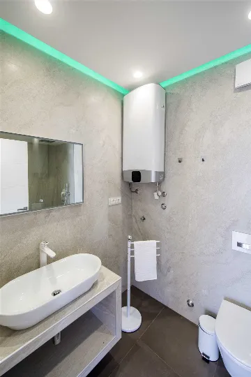 Two-Bedroom Apartment in Sukošan with Sea Views