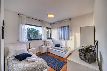 Penthouse Apartment in Sukošan for 6 Guests