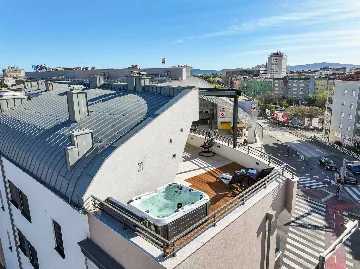 Zadar Penthouse with Rooftop Hot Tub Terrace