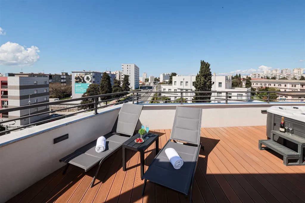 Zadar Penthouse with Rooftop Hot Tub Terrace