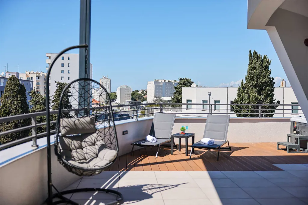 Zadar Penthouse with Rooftop Hot Tub Terrace
