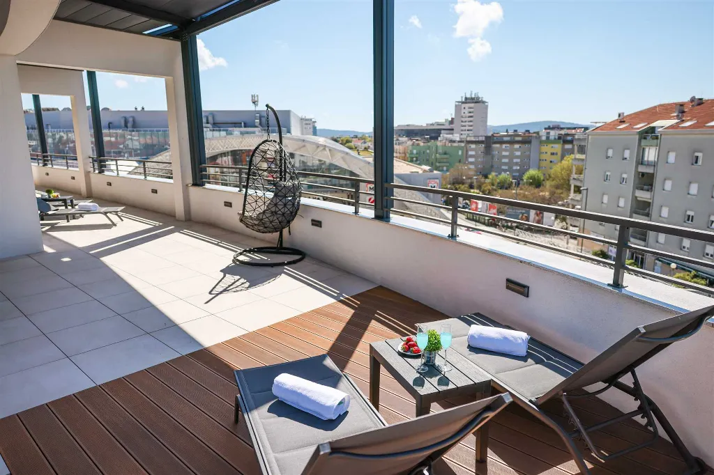 Zadar Penthouse with Rooftop Hot Tub Terrace