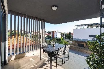 Rooftop Penthouse with Jacuzzi and Adriatic Views in Zadar