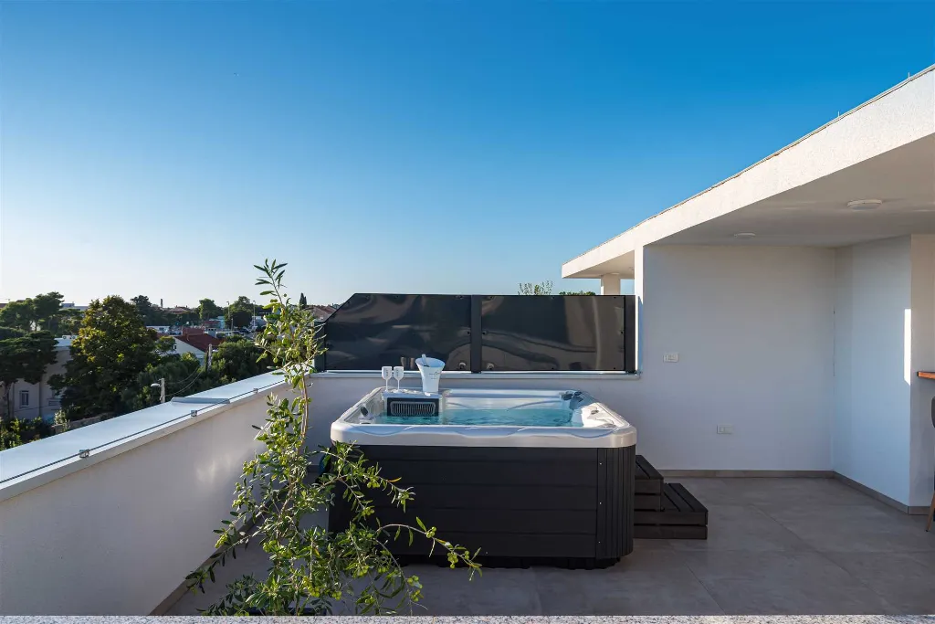 Rooftop Penthouse with Jacuzzi and Adriatic Views in Zadar