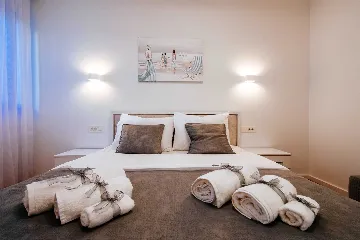 Air-Conditioned 2-Bedroom Apartment in Zadar for 6