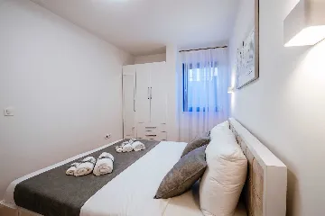 Air-Conditioned 2-Bedroom Apartment in Zadar for 6