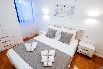 Air-Conditioned 2-Bedroom Apartment in Zadar for 6