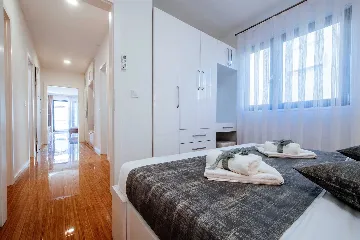 Air-Conditioned 2-Bedroom Apartment in Zadar for 6