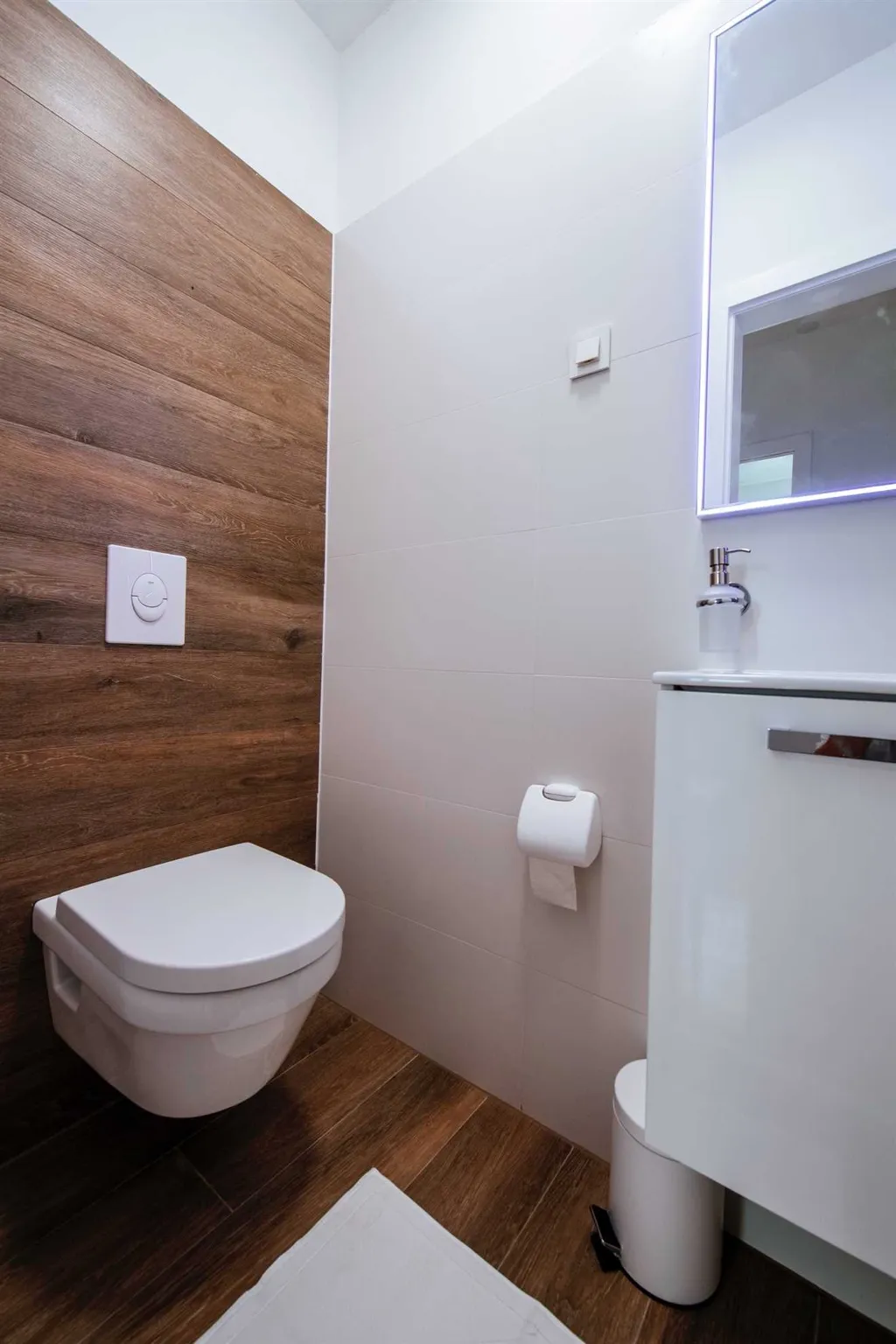 Air-Conditioned 2-Bedroom Apartment in Zadar for 6