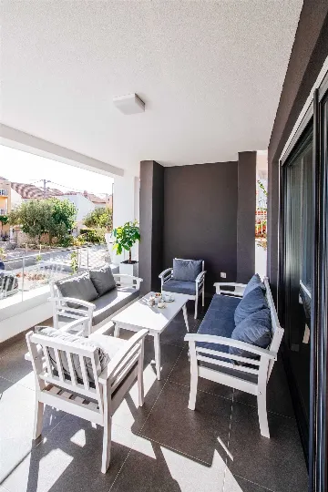 Air-Conditioned 2-Bedroom Apartment in Zadar for 6