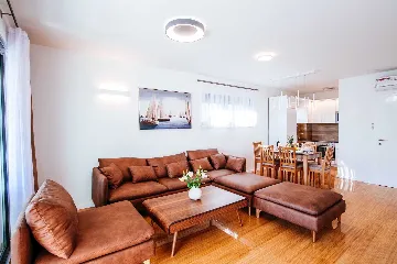 Air-Conditioned 2-Bedroom Apartment in Zadar for 6