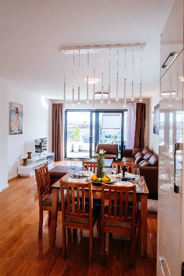 Air-Conditioned 2-Bedroom Apartment in Zadar for 6