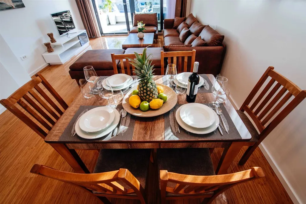 Air-Conditioned 2-Bedroom Apartment in Zadar for 6