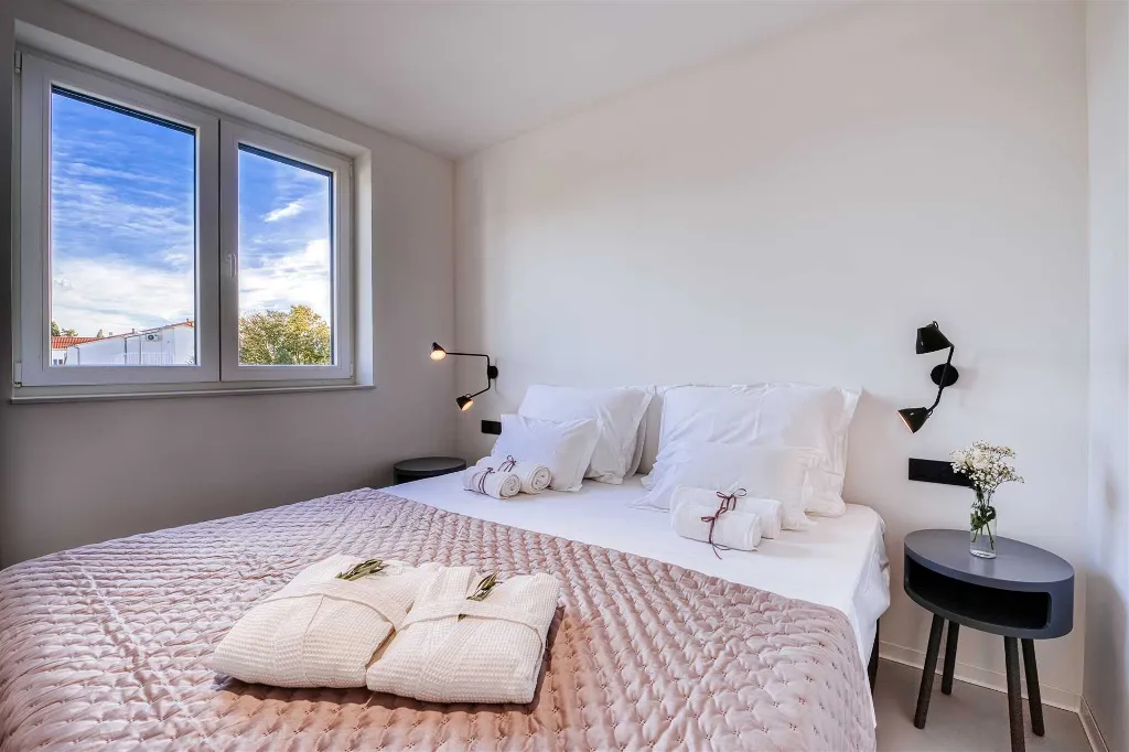 4-Bedroom Villa for up to 10 in Biograd na Moru