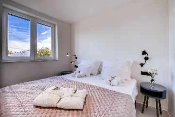 4-Bedroom Villa for up to 10 in Biograd na Moru