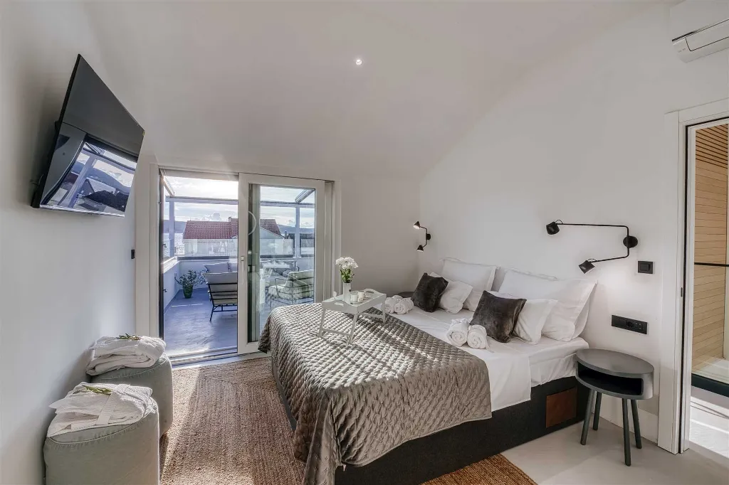 4-Bedroom Villa for up to 10 in Biograd na Moru