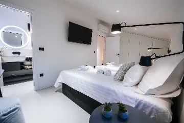 4-Bedroom Villa for up to 10 in Biograd na Moru