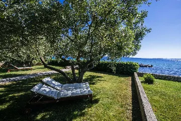 Zadar 5-Bedroom Villa with Jacuzzi (Up to 10)