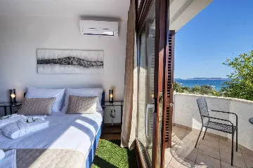 Zadar 5-Bedroom Villa with Jacuzzi (Up to 10)