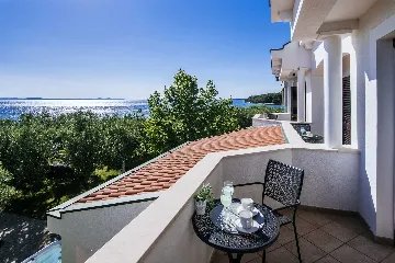 Zadar 5-Bedroom Villa with Jacuzzi (Up to 10)
