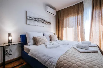 Zadar 5-Bedroom Villa with Jacuzzi (Up to 10)