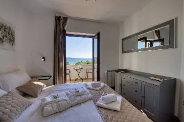 Zadar 5-Bedroom Villa with Jacuzzi (Up to 10)