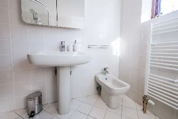 Zadar 5-Bedroom Villa with Jacuzzi (Up to 10)