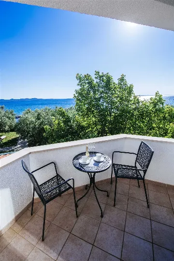 Zadar 5-Bedroom Villa with Jacuzzi (Up to 10)