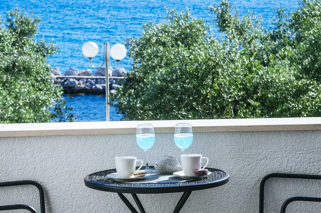 Zadar 5-Bedroom Villa with Jacuzzi (Up to 10)