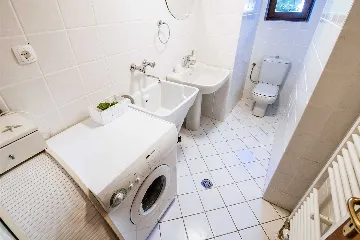 Zadar 5-Bedroom Villa with Jacuzzi (Up to 10)