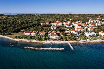 Zadar 5-Bedroom Villa with Jacuzzi (Up to 10)