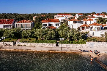 Zadar 5-Bedroom Villa with Jacuzzi (Up to 10)