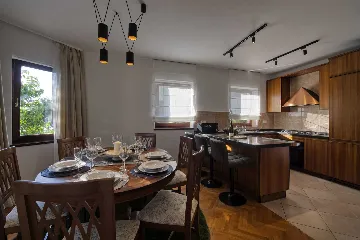 Zadar 5-Bedroom Villa with Jacuzzi (Up to 10)