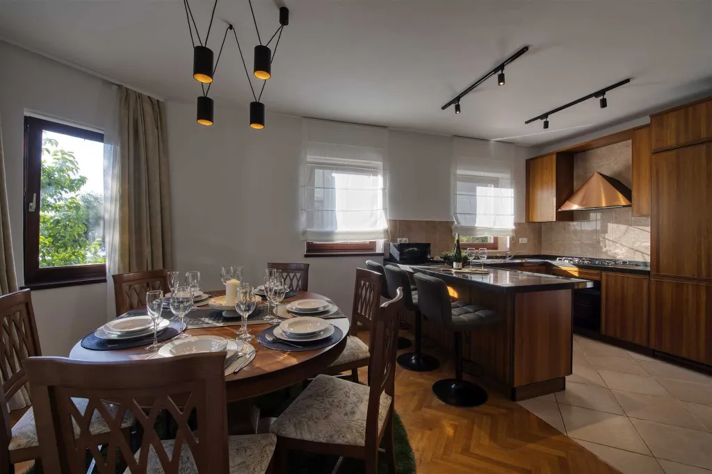 Zadar 5-Bedroom Villa with Jacuzzi (Up to 10)