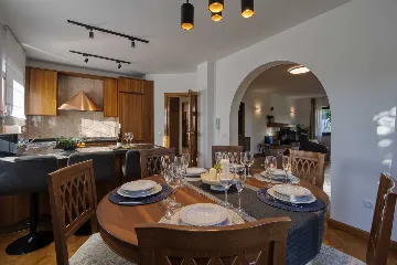 Zadar 5-Bedroom Villa with Jacuzzi (Up to 10)