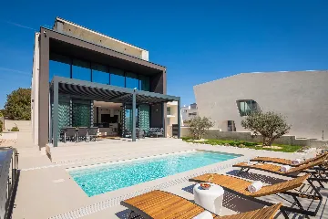 Petrčane Villa for 8 Guests with 4 Bedrooms