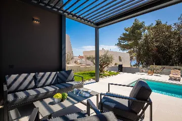 Petrčane Villa for 8 Guests with 4 Bedrooms