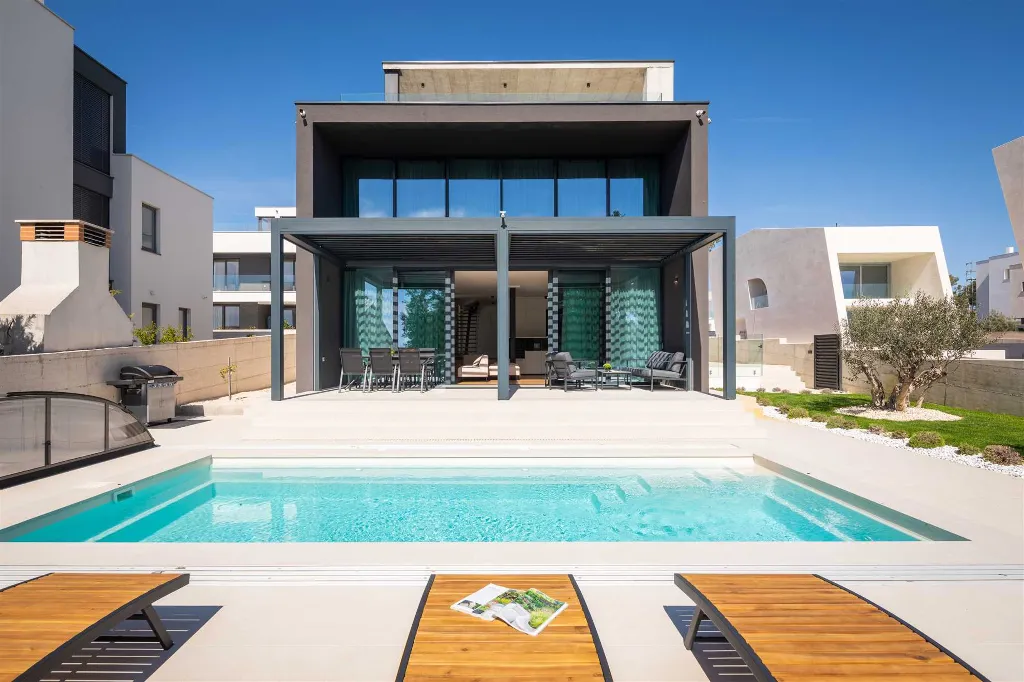 Petrčane Villa for 8 Guests with 4 Bedrooms