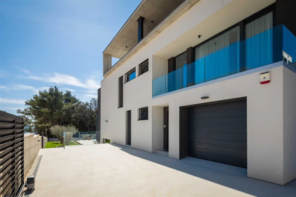 Petrčane Villa for 8 Guests with 4 Bedrooms