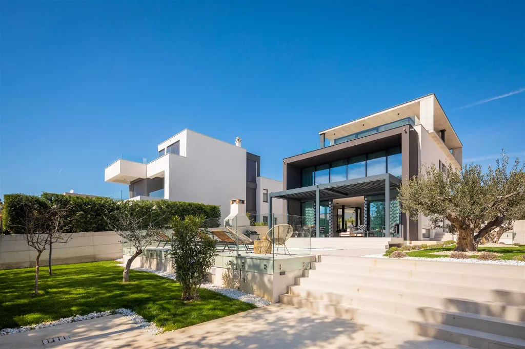 Petrčane Villa for 8 Guests with 4 Bedrooms