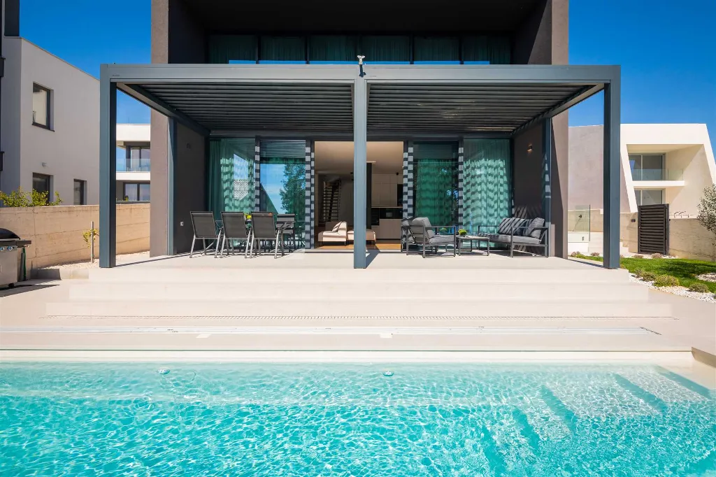 Petrčane Villa for 8 Guests with 4 Bedrooms