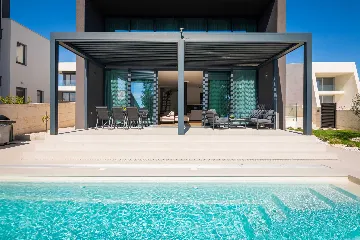 Petrčane Villa for 8 Guests with 4 Bedrooms