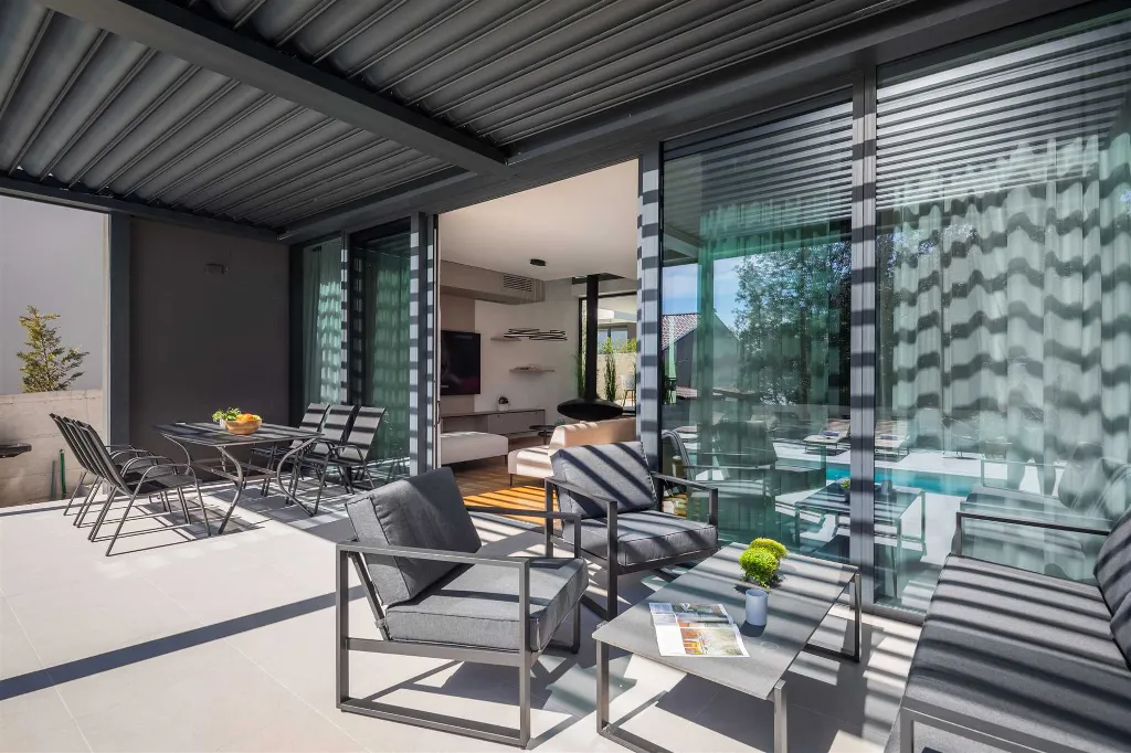 Petrčane Villa for 8 Guests with 4 Bedrooms