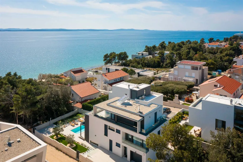 Petrčane Villa for 8 Guests with 4 Bedrooms